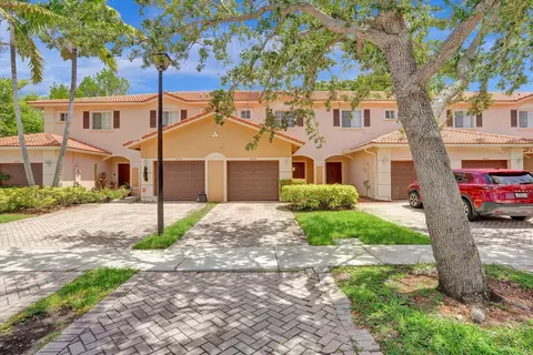 8806 S S Isle, Tamarac, FL 33321