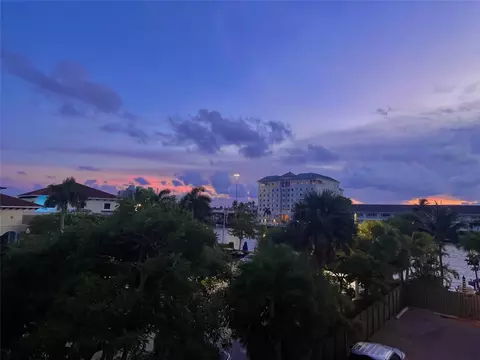 3233 NE 32nd #302, Fort Lauderdale, FL 33308
