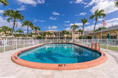 1250 Atlantic Shores Blvd #115, Hallandale Beach, FL 33009