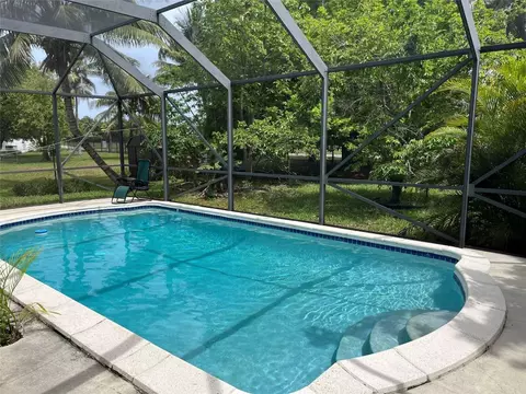 3420 NW 39th St, Lauderdale Lakes, FL 33309