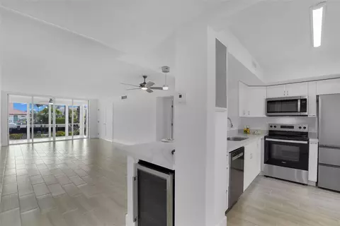 3000 NE 48th Ct #105, Lighthouse Point, FL 33064