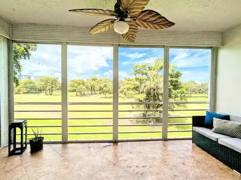 575 Oaks Ln #310, Pompano Beach, FL 33069