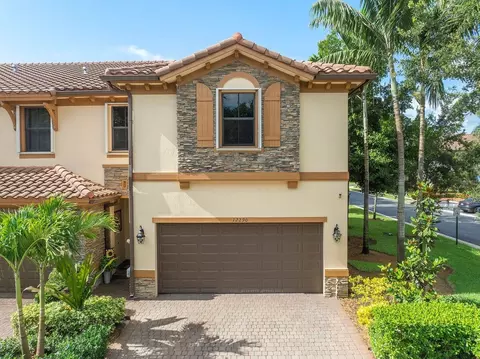 12290 Village Pl, Davie, FL 33325