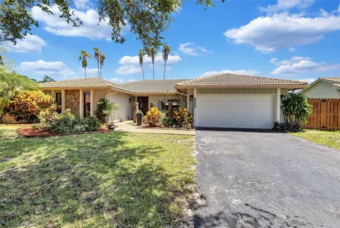 8560 NW 2nd St, Coral Springs, FL 33071