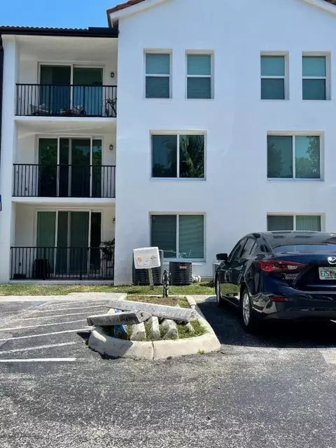 1304 Villa Cir #1304, Boynton Beach, FL 33435