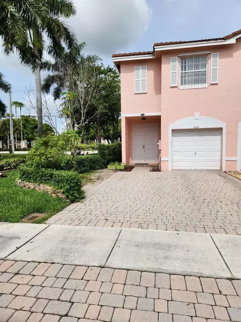 6351 Landings Way, Tamarac, FL 33321