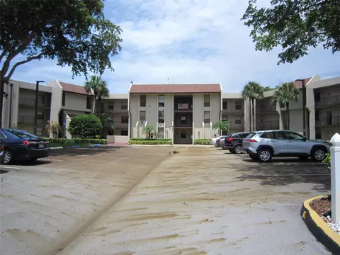 6401 N University Dr #324, Tamarac, FL 33321