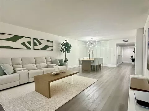 342 Lakeview #104, Weston, FL 33326