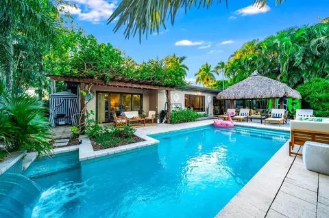 2181 NE 27th Dr, Wilton Manors, FL 33306