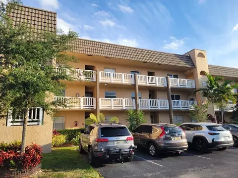 9241 Sunrise Lakes Blvd #309, Sunrise, FL 33322