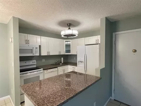 9746 S Belfort Cir #101, Tamarac, FL 33321