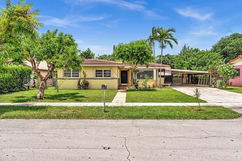 6590 W 5th, Hialeah, FL 33012