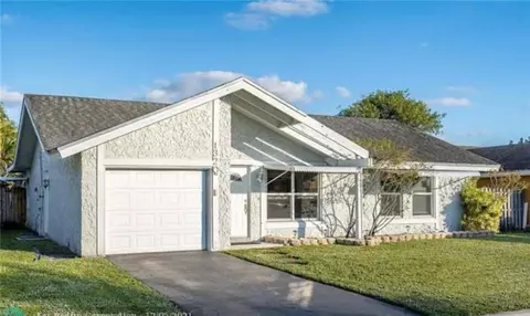 1320 SW 82nd Ter, North Lauderdale, FL 33068