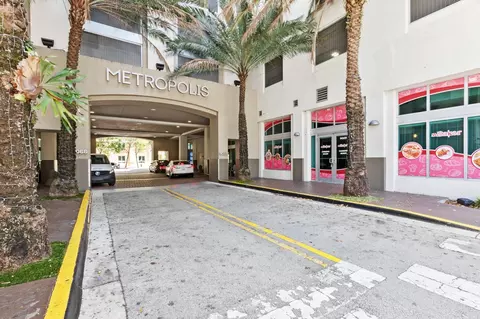 9055 SW 73rd Ct #610, Miami, FL 33156
