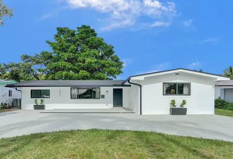 1511 NW 87th Way, Pembroke Pines, FL 33024