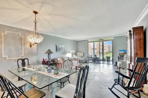 201 SE 11th Ter #204, Dania Beach, FL 33004