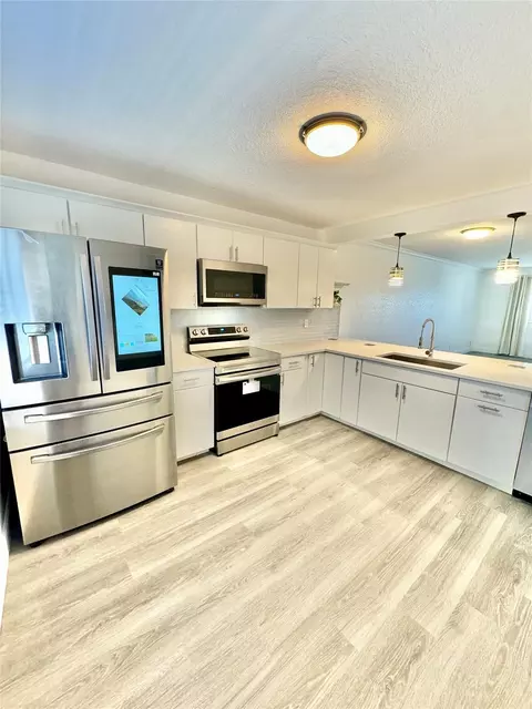 8040 Hampton Blvd #514, North Lauderdale, FL 33068