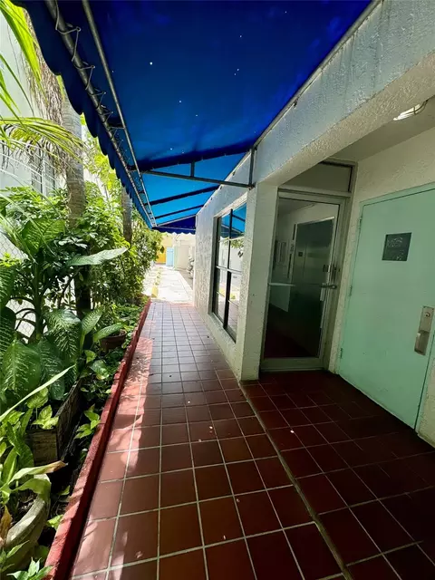 1418 Collins Ave #203, Miami Beach, FL 33139