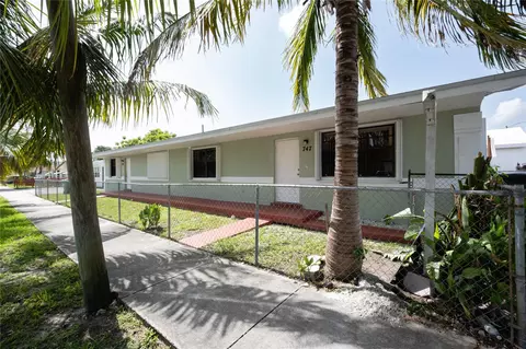 745 SW 5th St, Dania Beach, FL 33004