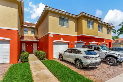 3315 Palomino Dr #413-4, Hollywood, FL 33024