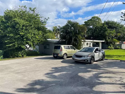 222 NE 4th Ct, Hallandale Beach, FL 33009