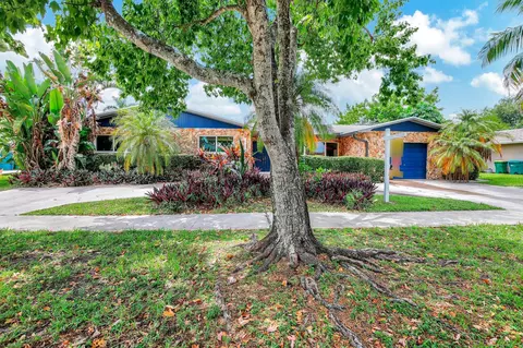 12430 SW 1st Pl, Plantation, FL 33325