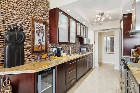 20191 E Country Club Cir #1911, Aventura, FL 33180