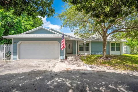 7761 NW 4th St, Plantation, FL 33324
