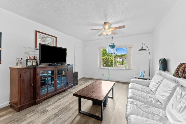 5130 SW 40th #4B, Fort Lauderdale, FL 33314