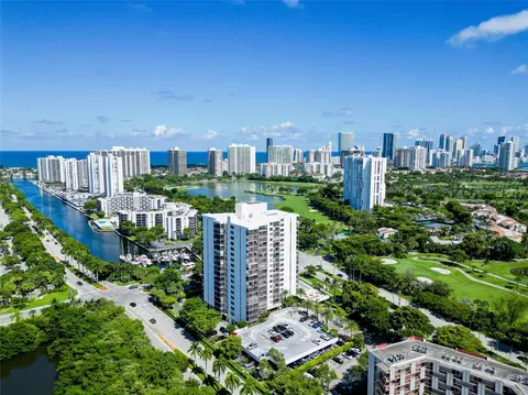 3375 N Country Club Dr #709, Miami, FL 33180