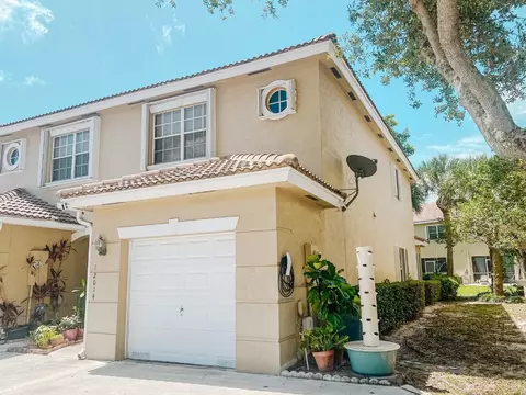 12014 SW 2nd St, Pembroke Pines, FL 33025