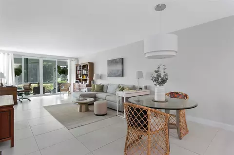 804 Cypress Grove Ln #106, Pompano Beach, FL 33069