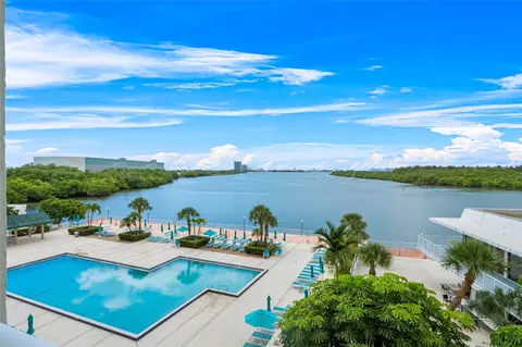 300 Bayview Dr #404, Sunny Isles Beach, FL 33160