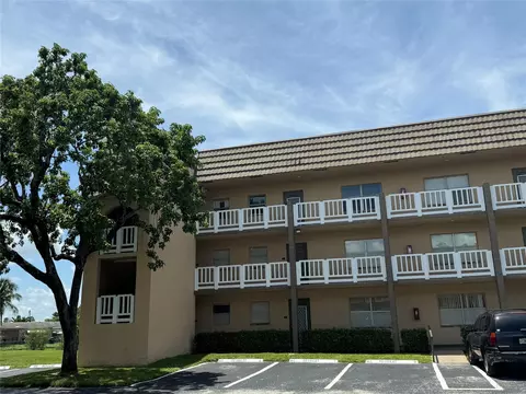 9360 Sunrise Lakes Blvd #201, Sunrise, FL 33322