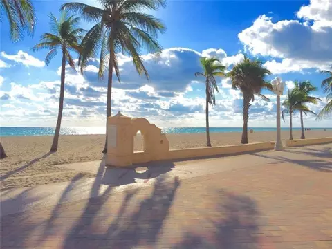 355 Virginia St #1, Hollywood, FL 33019