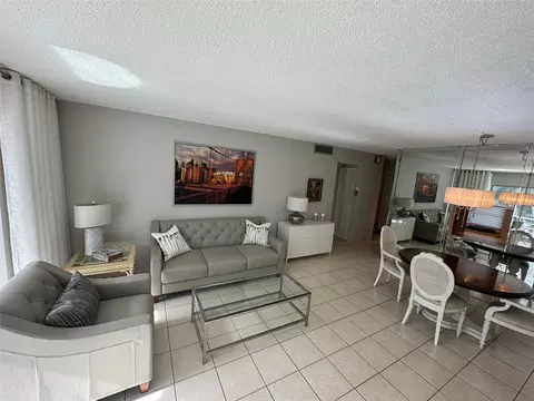 500 NE 14th Ave #206, Hallandale Beach, FL 33009