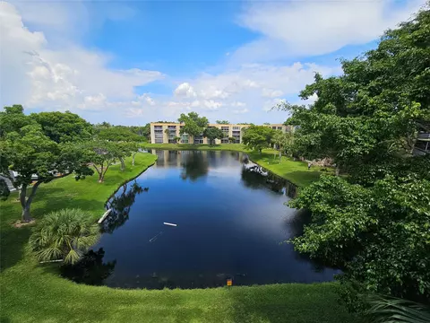 3121 NW 47th Ter #404, Lauderdale Lakes, FL 33319