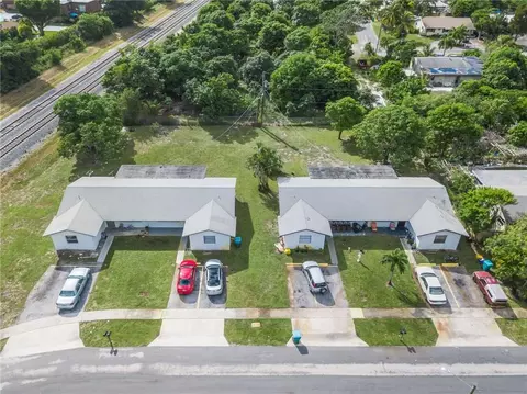 232-244 SE 26th Ave, Boynton Beach, FL 33435