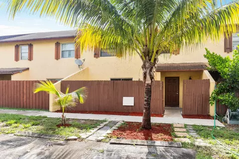4326 NW 3rd Ter, Pompano Beach, FL 33064