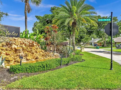 8640 Banyan Ct, Tamarac, FL 33321