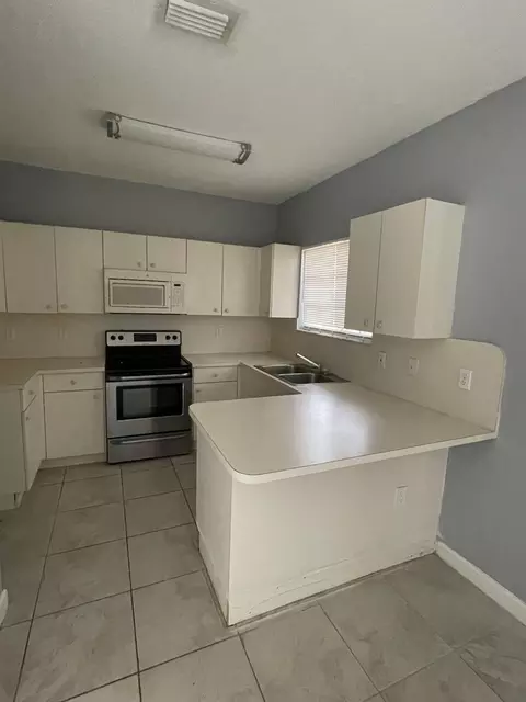 2728 NE 3rd Ct #101, Homestead, FL 33033