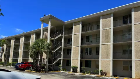 4898 NW 29th Ct #210, Lauderdale Lakes, FL 33313