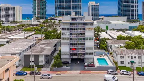6855 Abbott Ave #203, Miami Beach, FL 33141