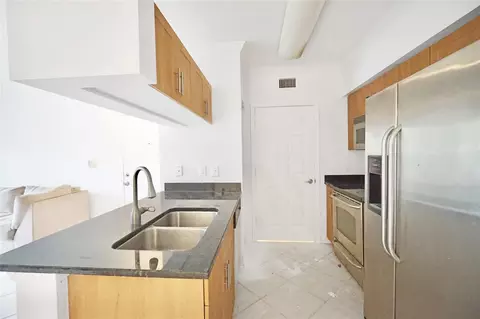 6559 Emerald Dunes Dr #102, West Palm Beach, FL 33411