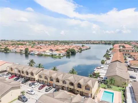 2620 W 52nd Pl #406, Hialeah, FL 33016