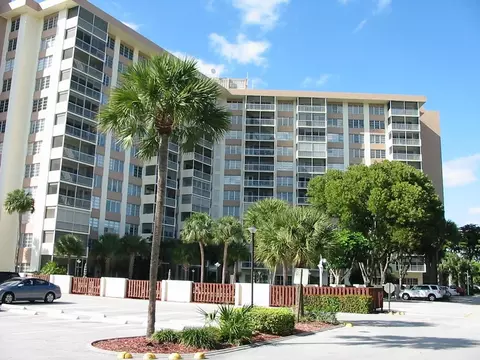 10777 W Sample Rd #606, Coral Springs, FL 33065