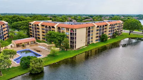 3905 N Nob Hill Rd #208, Sunrise, FL 33351