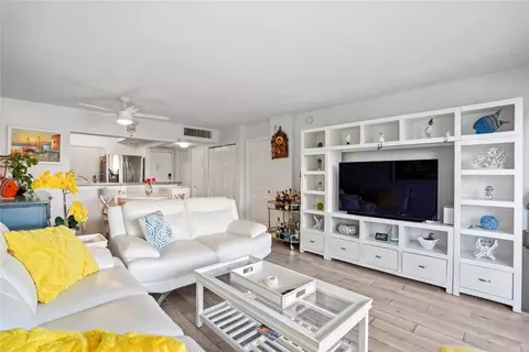 801 S Federal #305, Pompano Beach, FL 33062