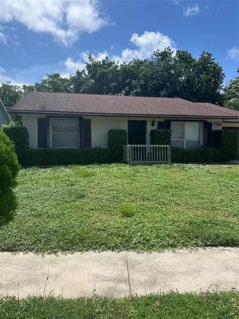 7101 Glenwood Dr, Boynton Beach, FL 33436
