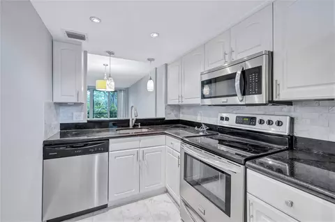 121 Royal Park Dr #1G, Fort Lauderdale, FL 33309